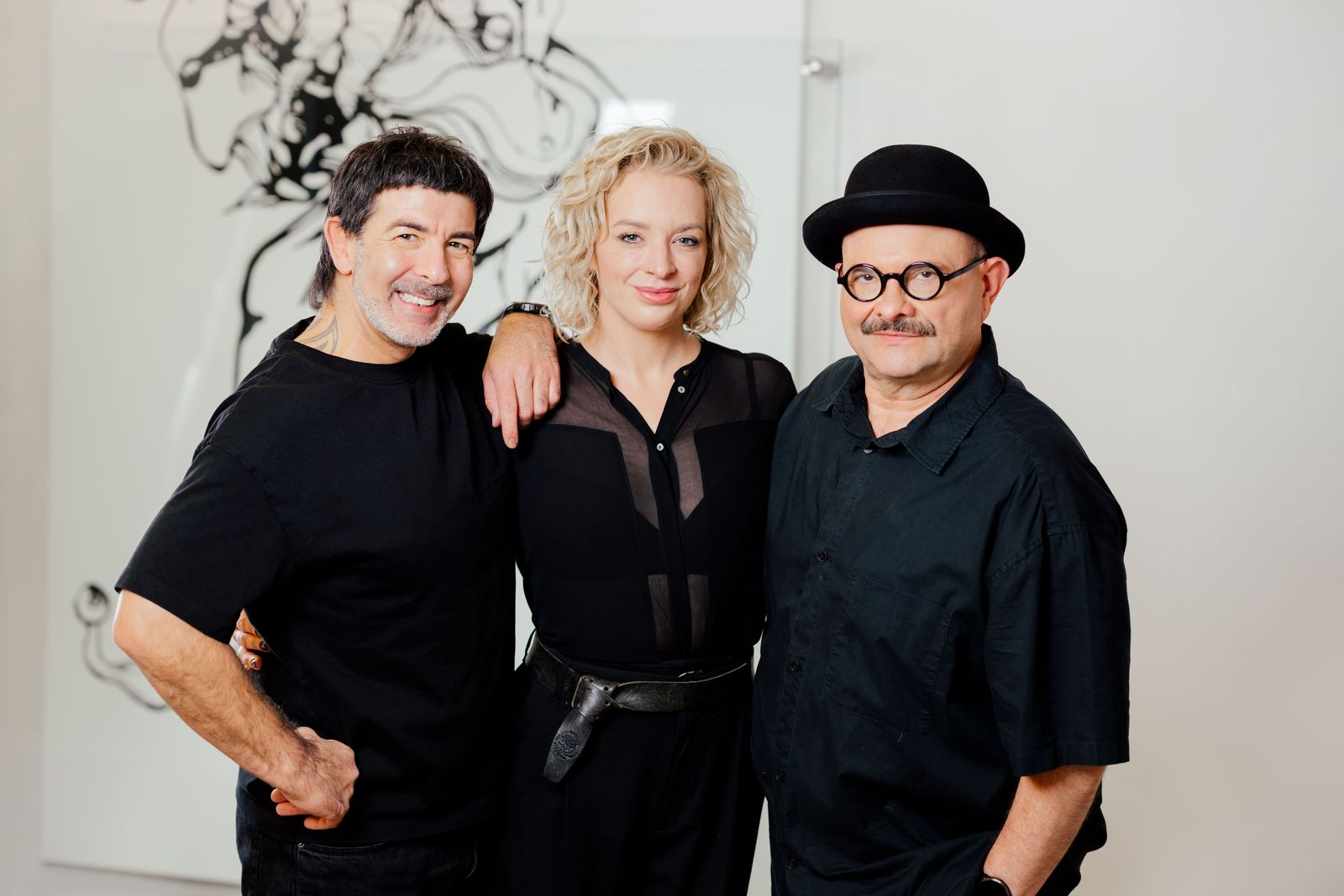 Mario Di Vincenzo, Ines Wigger und Alex Vegara Lopez im Salon BLUBLU